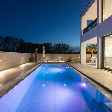 Luxury Villa Weiss - Malinska - Heated Pool - Central Floor Heating In Winter Esterno foto