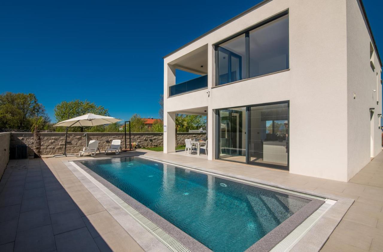 Luxury Villa Weiss - Malinska - Heated Pool - Central Floor Heating In Winter Esterno foto
