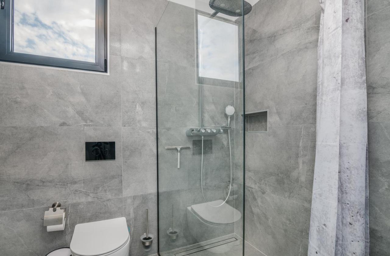 Luxury Villa Weiss - Malinska - Heated Pool - Central Floor Heating In Winter Esterno foto