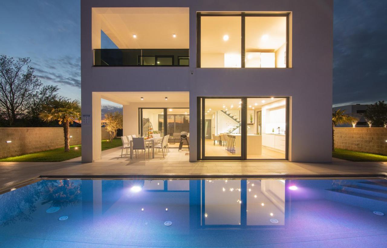 Luxury Villa Weiss - Malinska - Heated Pool - Central Floor Heating In Winter Esterno foto