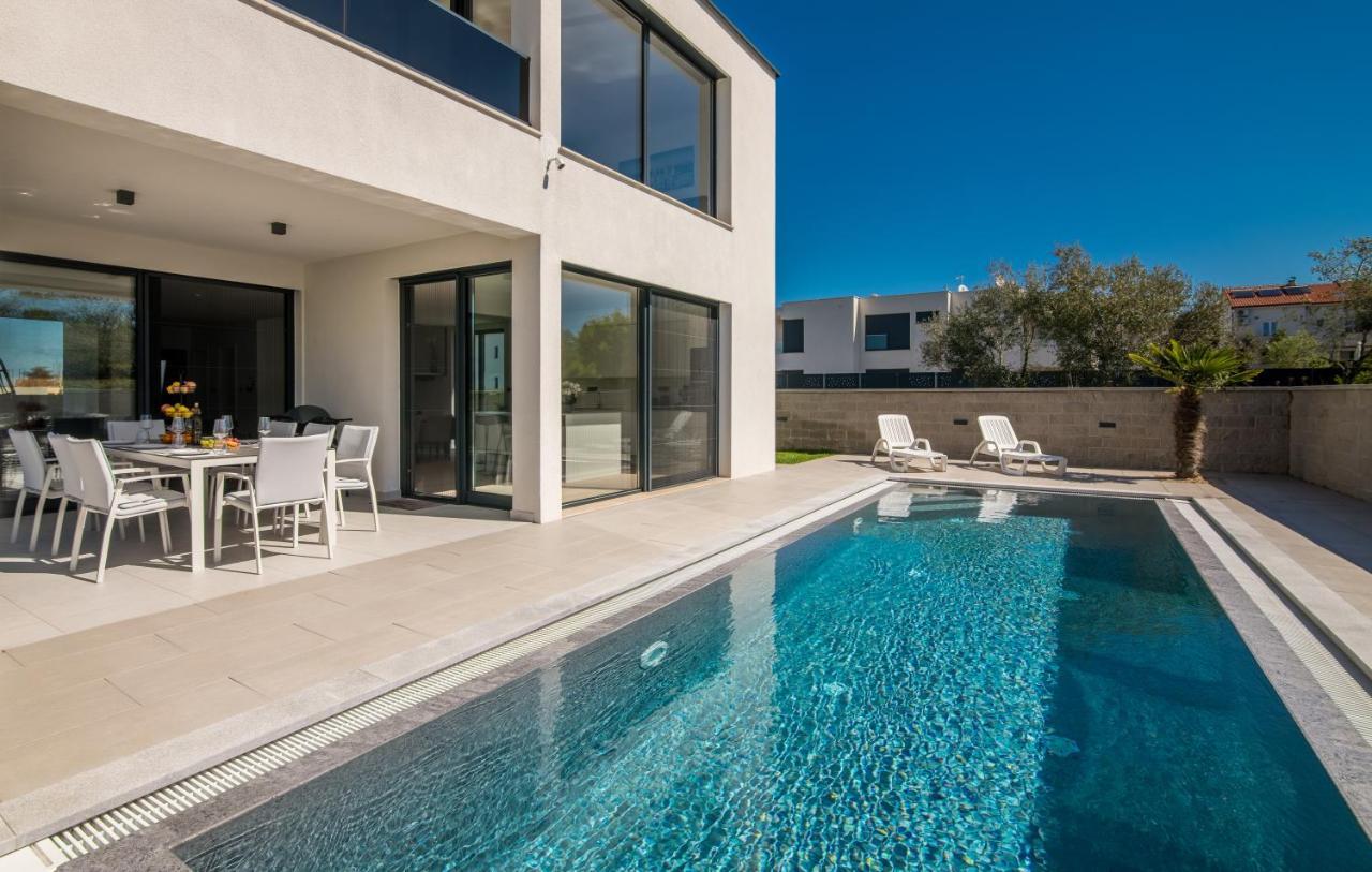 Luxury Villa Weiss - Malinska - Heated Pool - Central Floor Heating In Winter Esterno foto