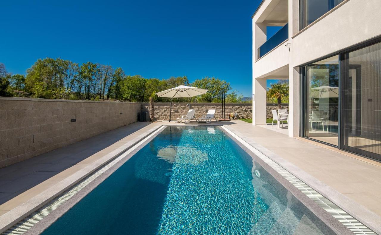 Luxury Villa Weiss - Malinska - Heated Pool - Central Floor Heating In Winter Esterno foto