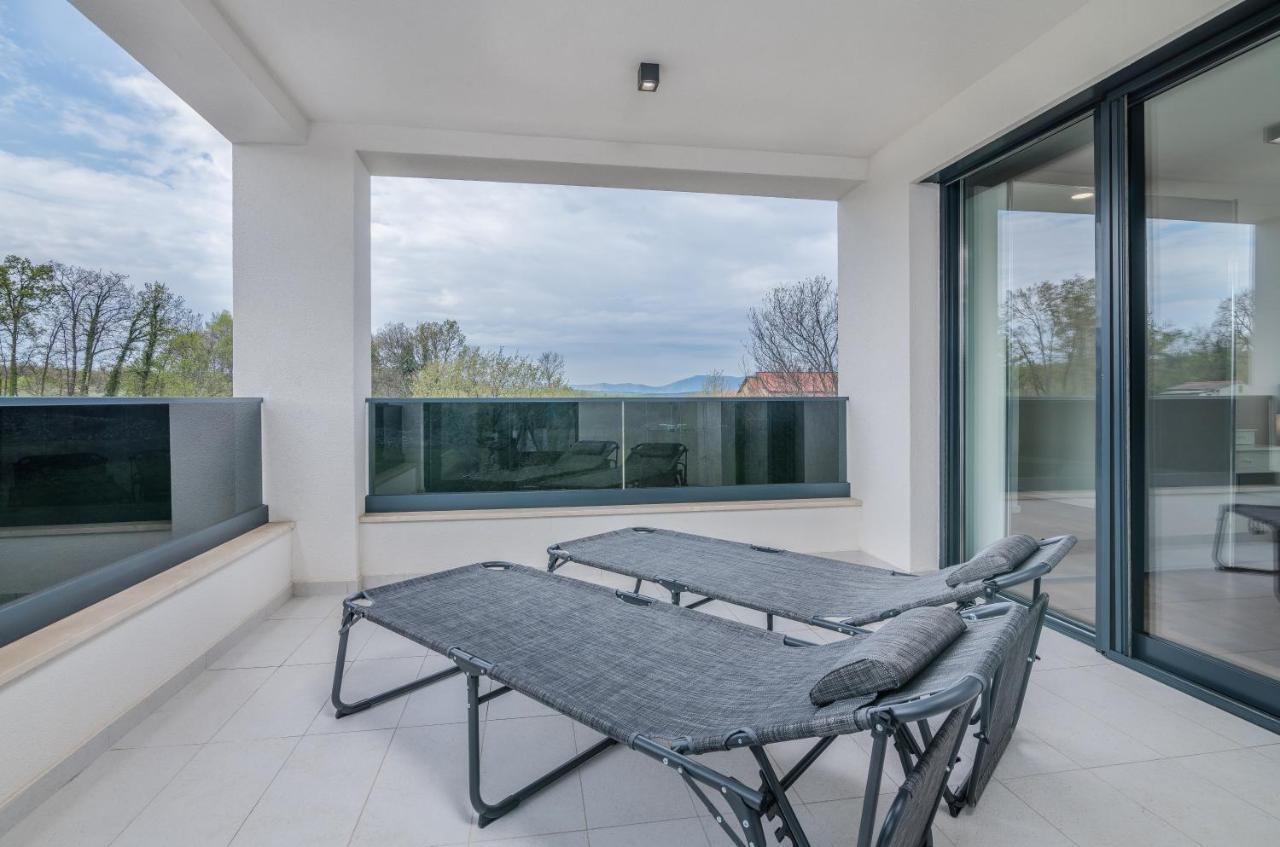 Luxury Villa Weiss - Malinska - Heated Pool - Central Floor Heating In Winter Esterno foto