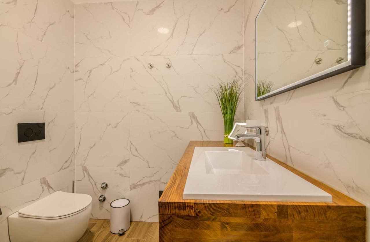 Luxury Villa Weiss - Malinska - Heated Pool - Central Floor Heating In Winter Esterno foto