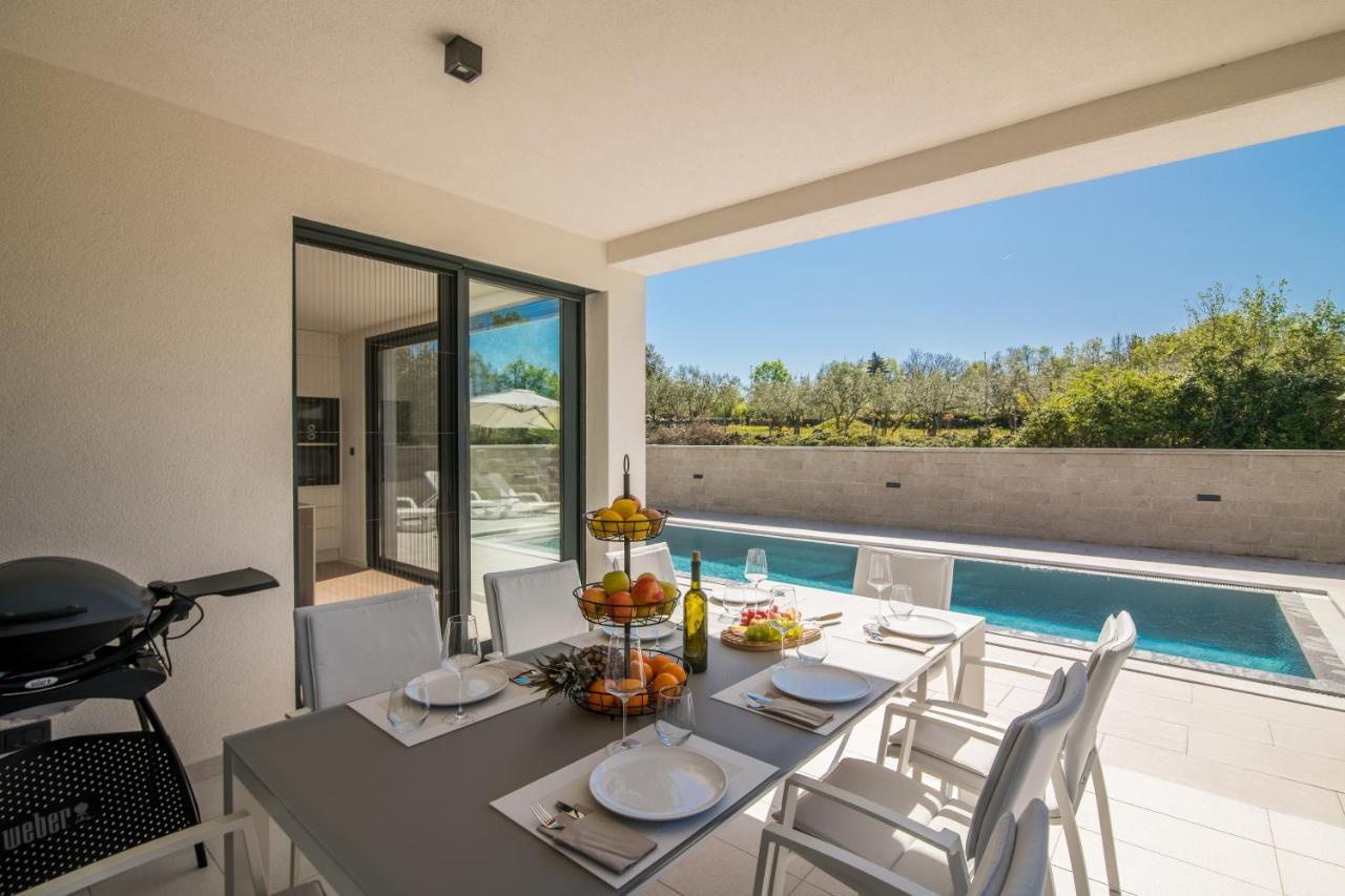 Luxury Villa Weiss - Malinska - Heated Pool - Central Floor Heating In Winter Esterno foto